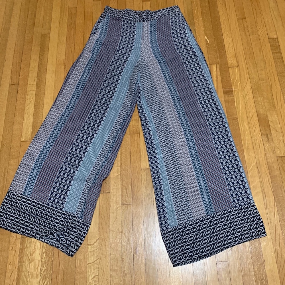 Super cute boutique pants!
